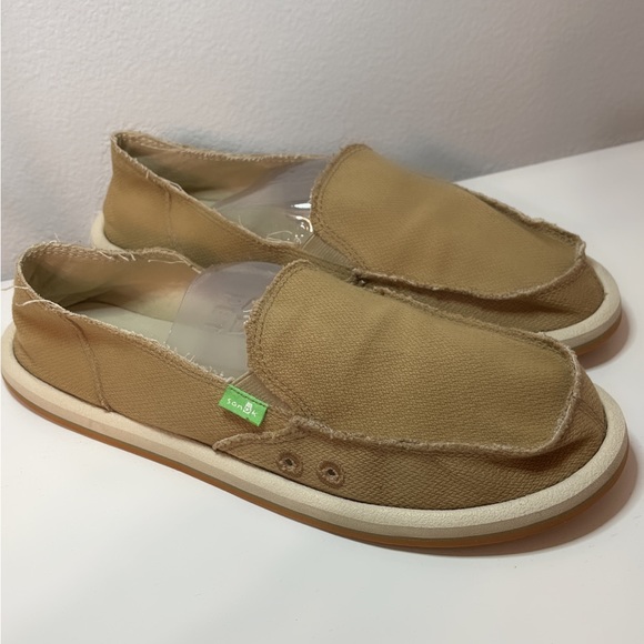 Sanuks - Picture 1 of 5